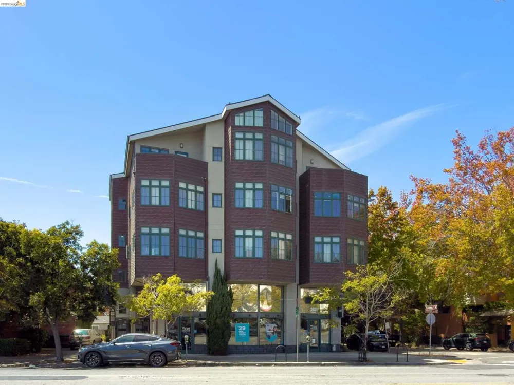 2628 Telegraph Ave #303 Berkeley, CA 94704
