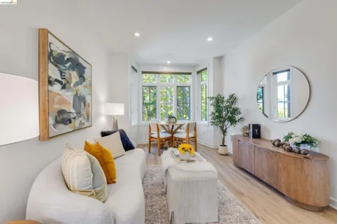 2628 Telegraph Ave #303