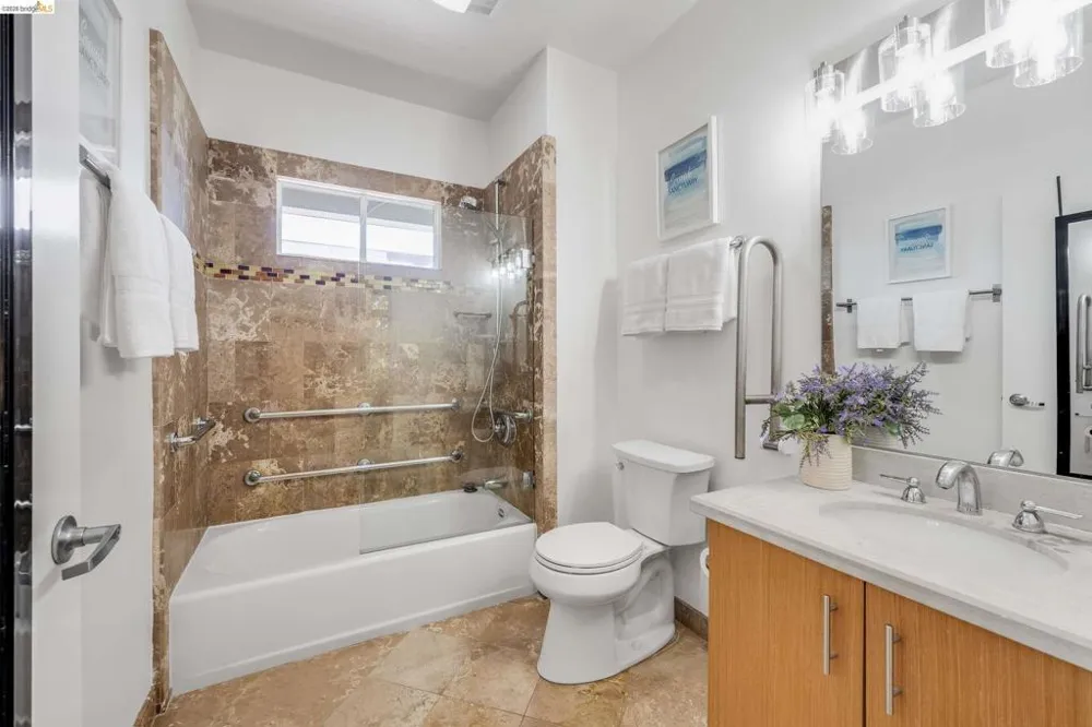 2628 Telegraph Ave #303 Berkeley, CA 94704