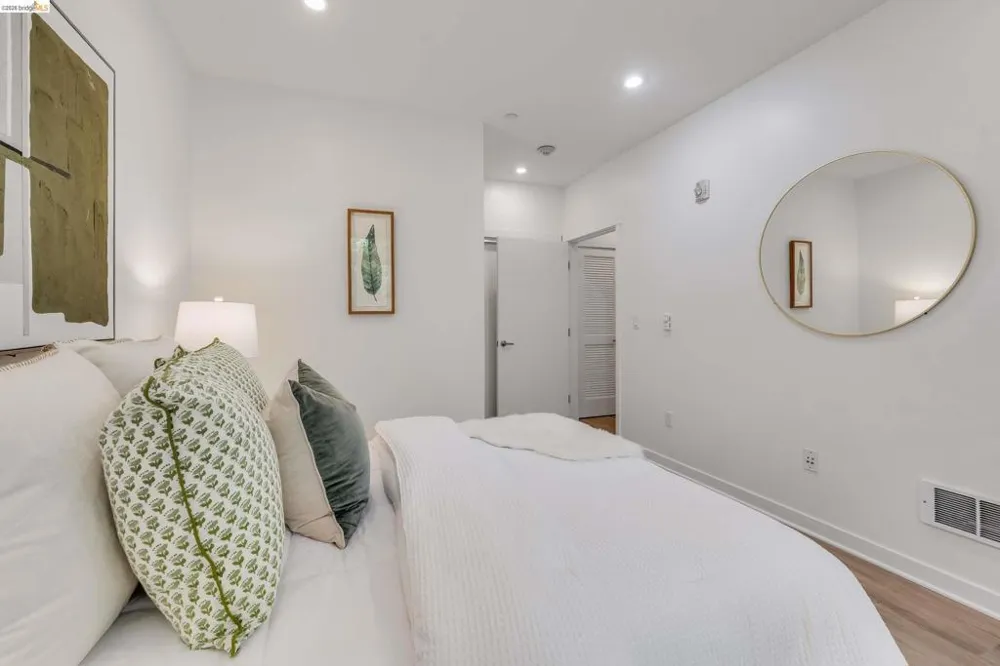 2628 Telegraph Ave #303 Berkeley, CA 94704
