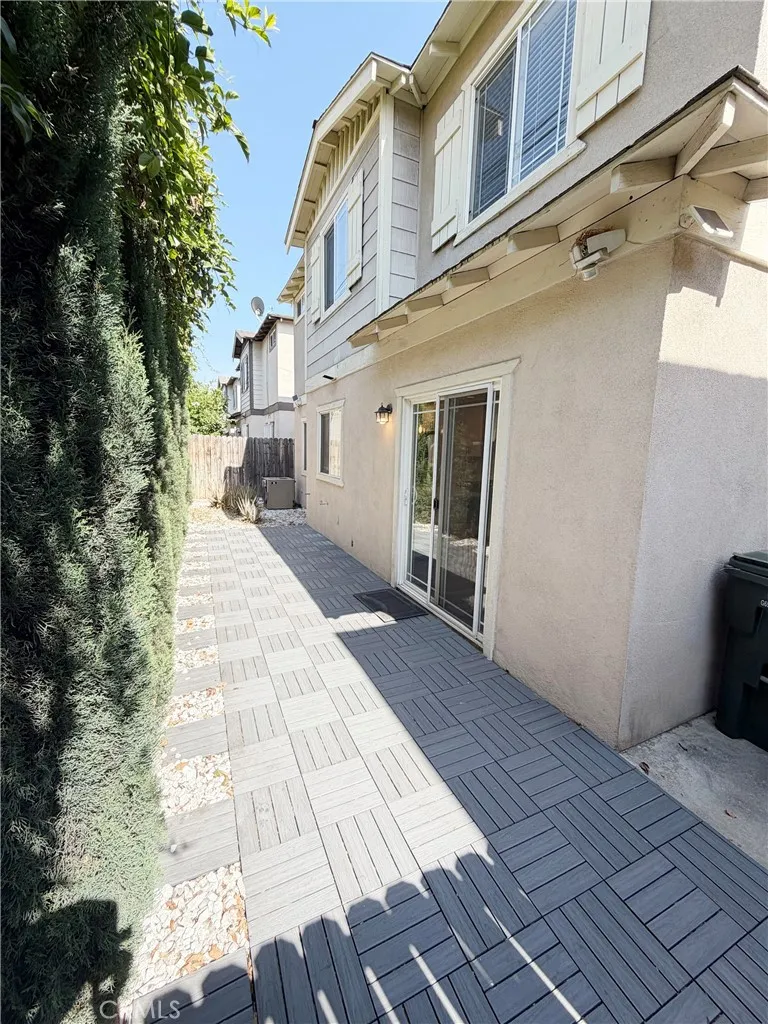 1124 S Mayflower Monrovia, CA 91016