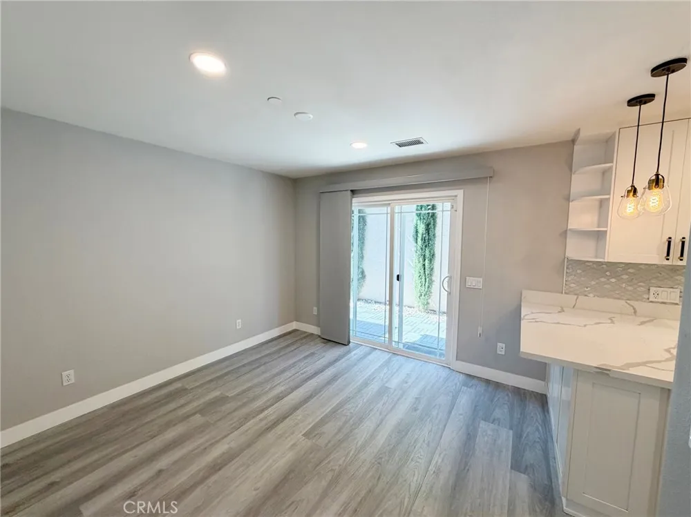 1124 S Mayflower Monrovia, CA 91016