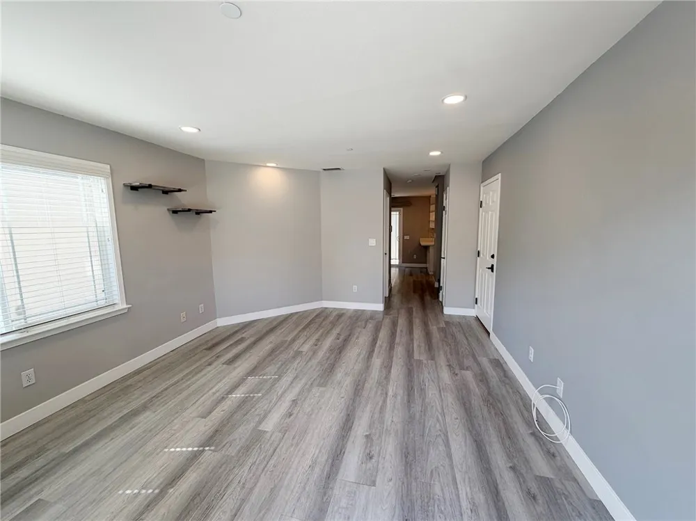 1124 S Mayflower Monrovia, CA 91016