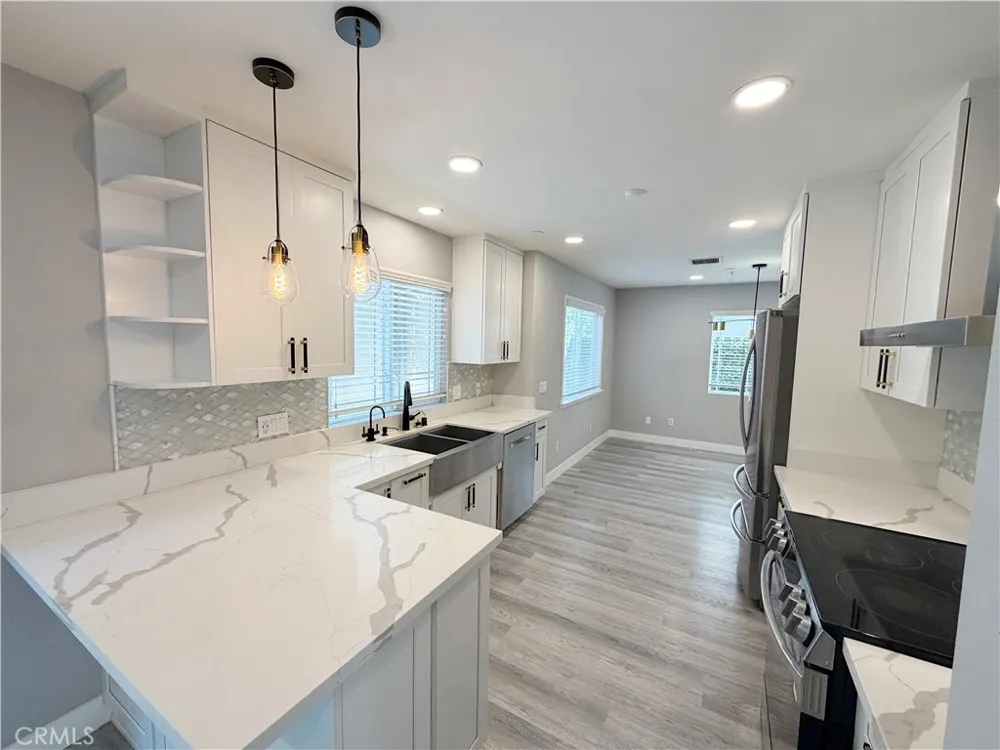 1124 S Mayflower Monrovia, CA 91016