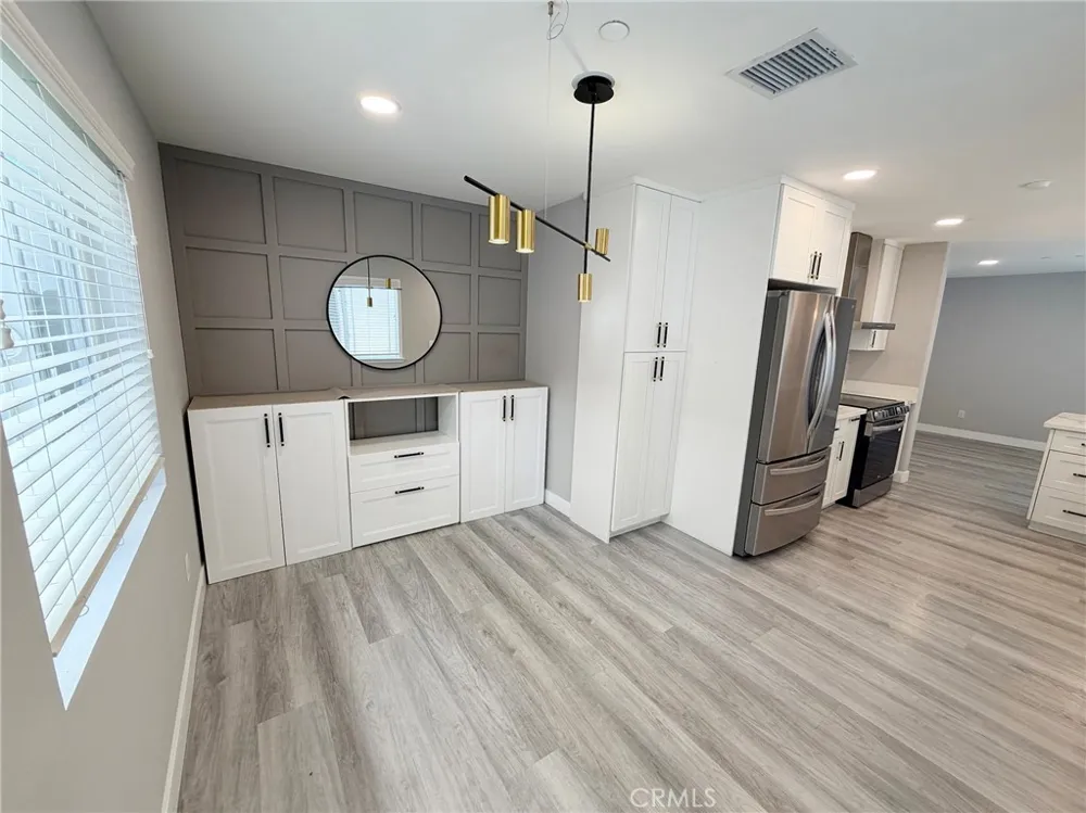 1124 S Mayflower Monrovia, CA 91016