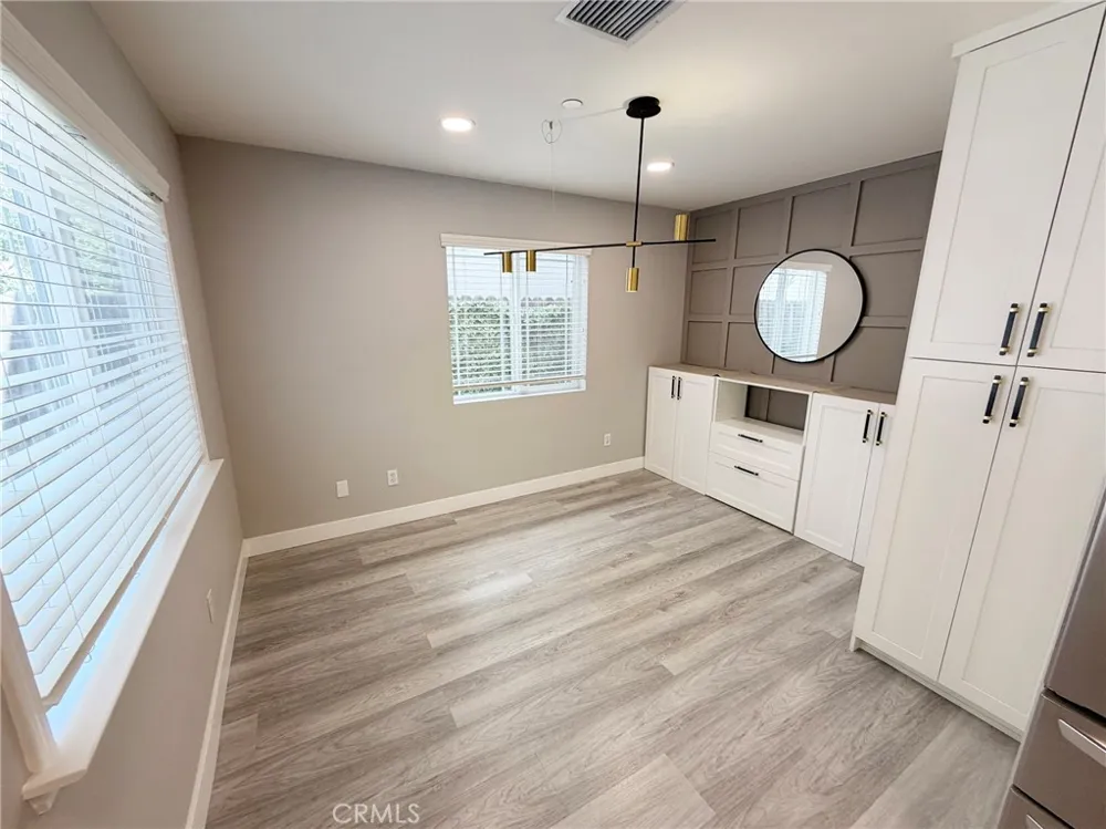 1124 S Mayflower Monrovia, CA 91016