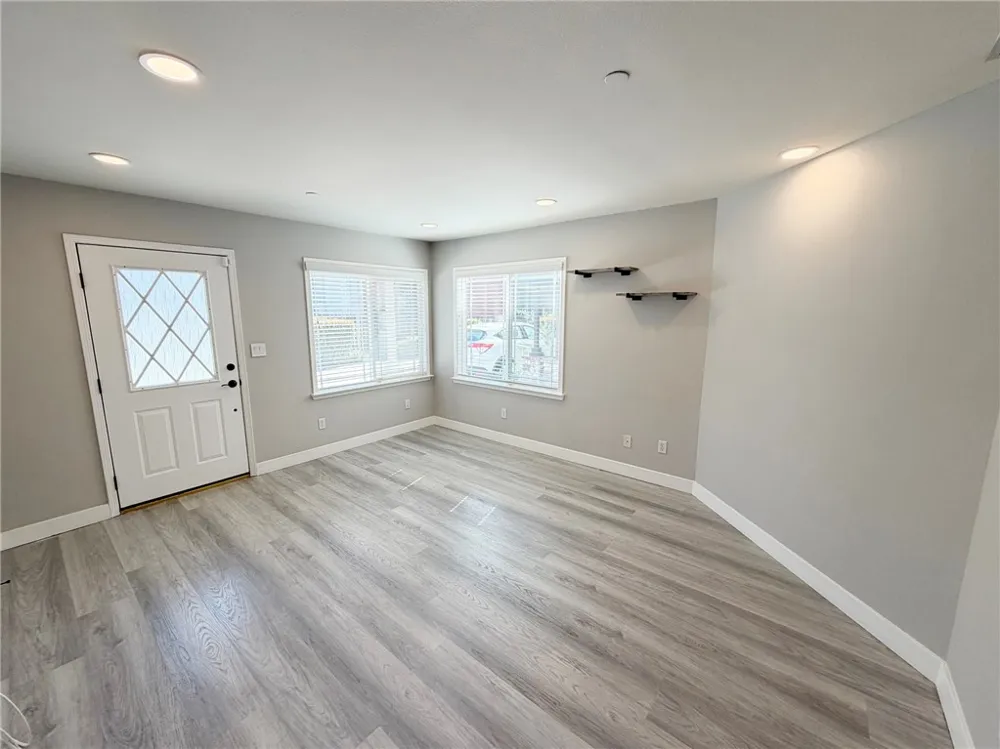 1124 S Mayflower Monrovia, CA 91016