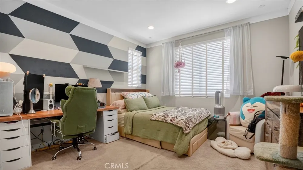 18601 Juniper Springs Canyon Country, CA 91387