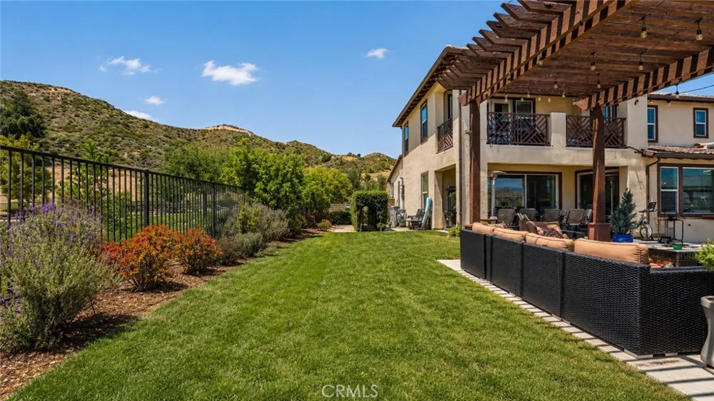 18601 Juniper Springs Canyon Country, CA 91387