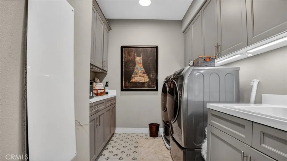 18601 Juniper Springs Canyon Country, CA 91387