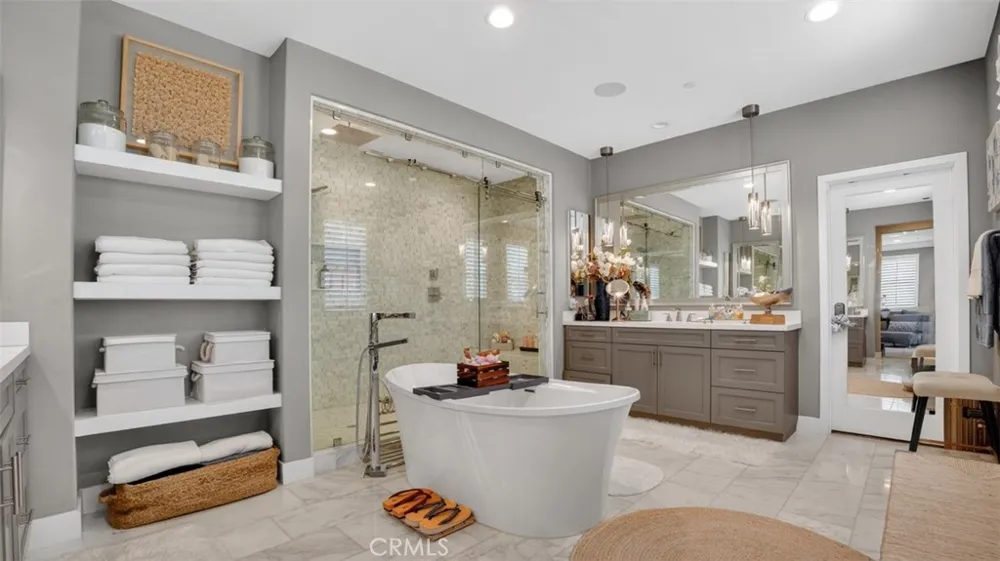 18601 Juniper Springs Canyon Country, CA 91387