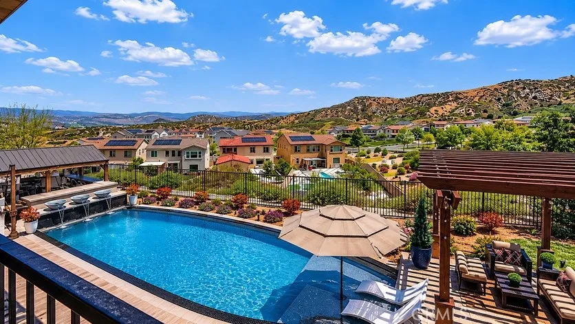 18601 Juniper Springs Canyon Country, CA 91387