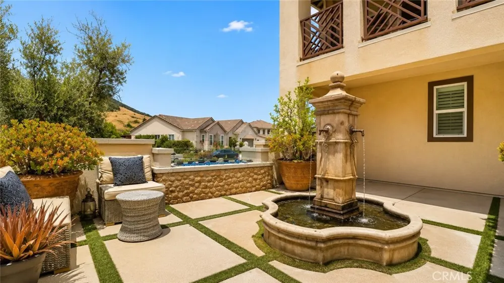 18601 Juniper Springs Canyon Country, CA 91387
