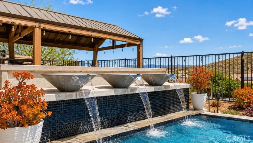 18601 Juniper Springs Canyon Country, CA 91387