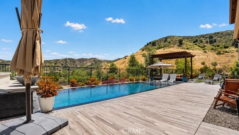 18601 Juniper Springs Canyon Country, CA 91387