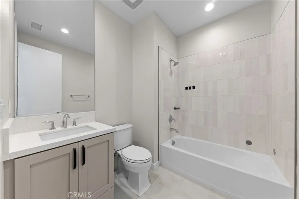 1115 poppy court Montebello, CA 90640