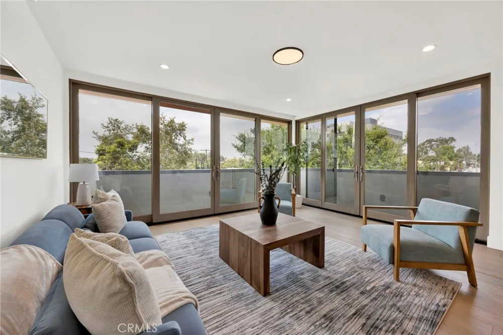 941 E California Boulevard #1 Pasadena, CA 91106