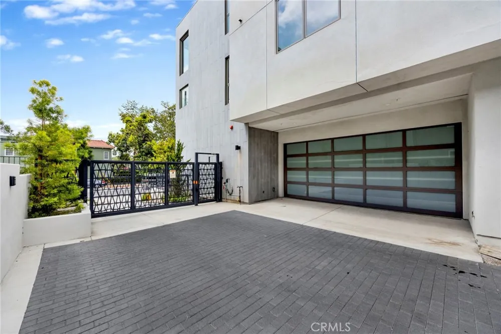 941 E California Boulevard #1 Pasadena, CA 91106