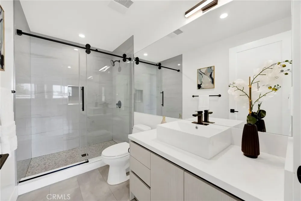943 E California Boulevard #2 Pasadena, CA 91106