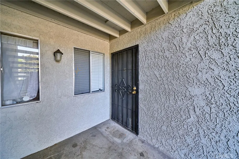 26200 Redlands #5 Redlands, CA 92373
