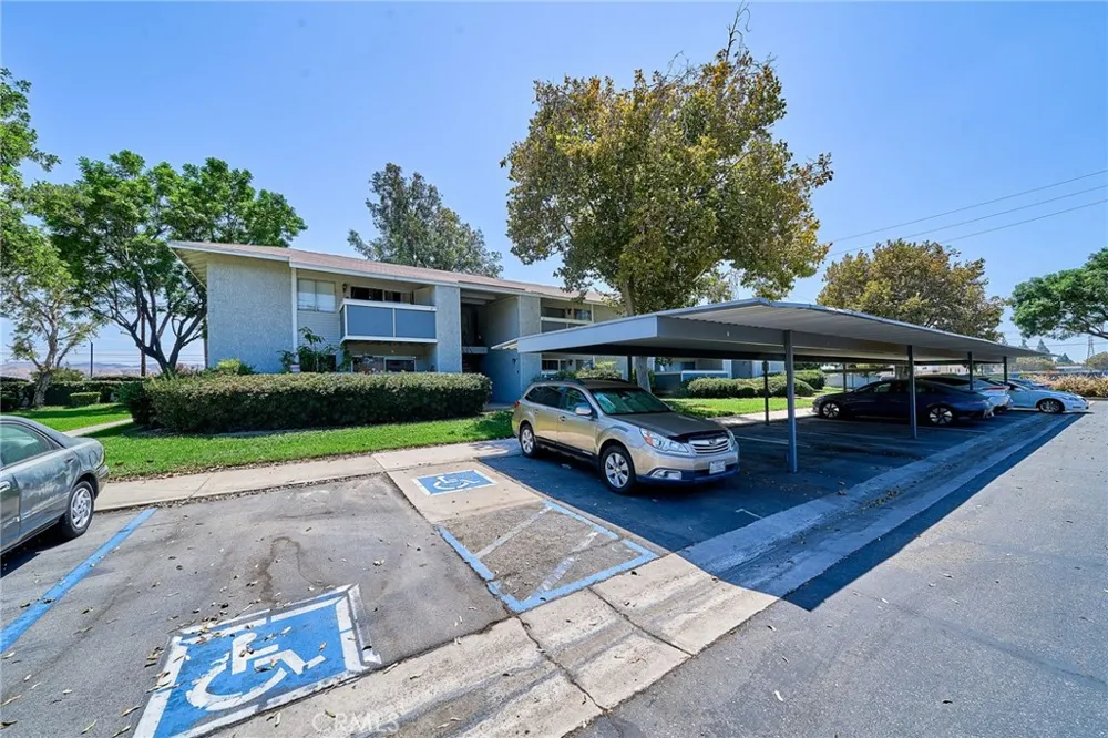 26200 Redlands #5 Redlands, CA 92373