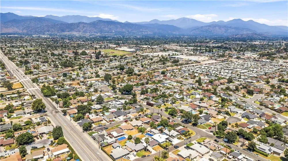 17012 E Benwood Covina, CA 91722