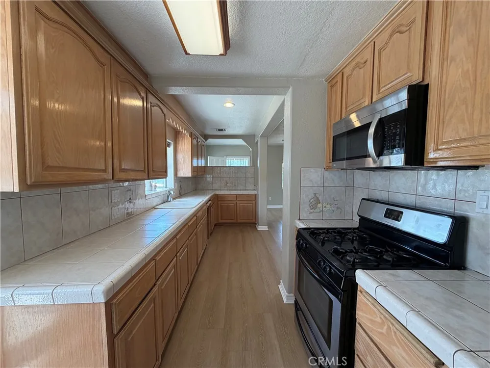 129 E Pomona Monrovia, CA 91016