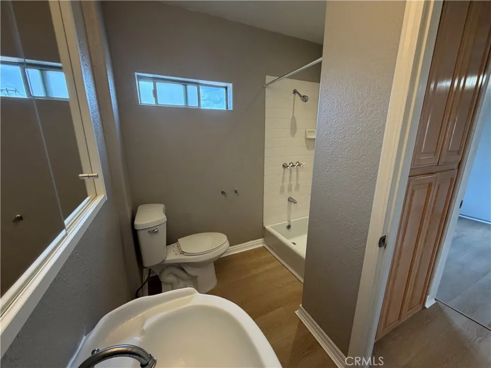129 E Pomona Monrovia, CA 91016