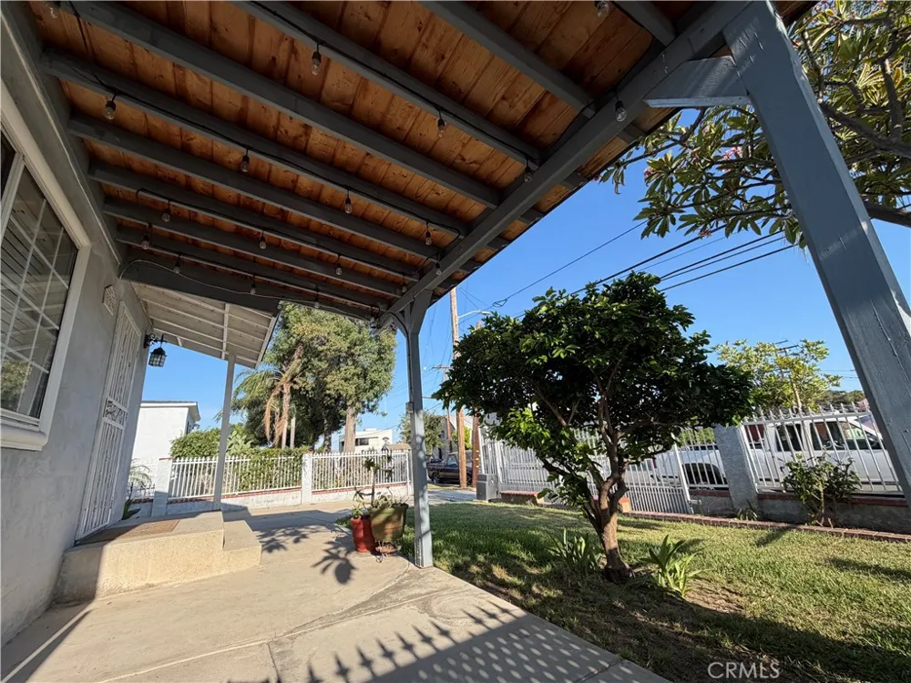 129 E Pomona Monrovia, CA 91016