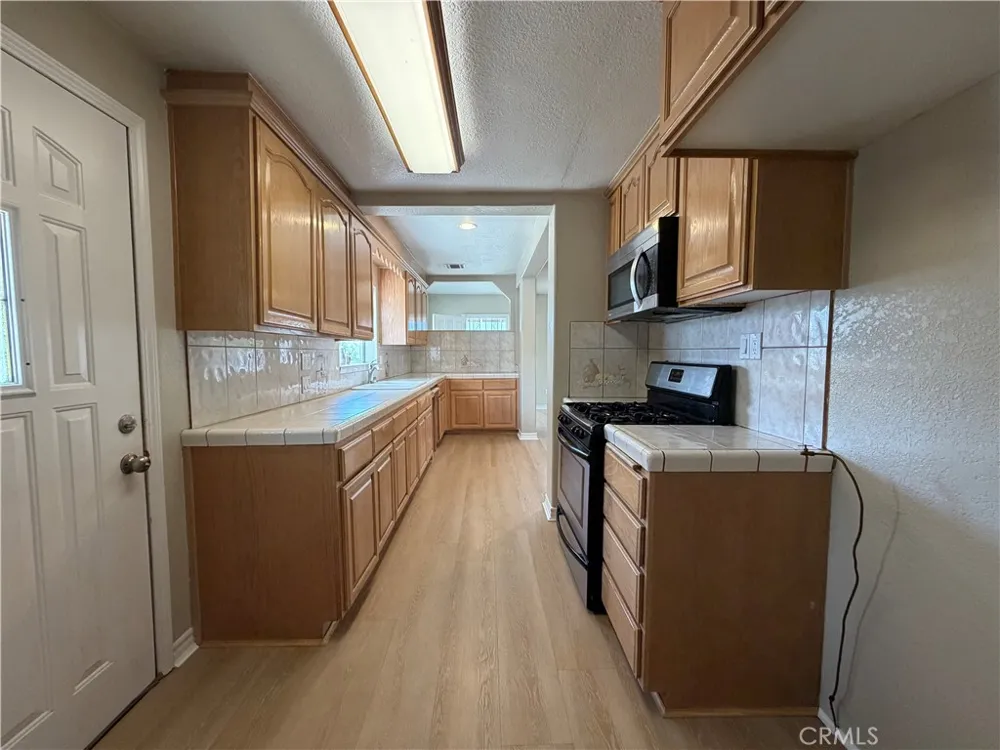 129 E Pomona Monrovia, CA 91016