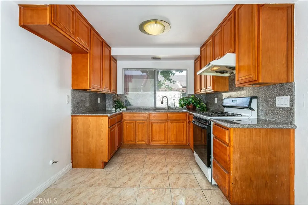 1842 Rosebrook Rosemead, CA 91770
