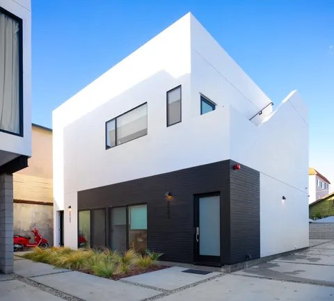 2121 Scott Avenue