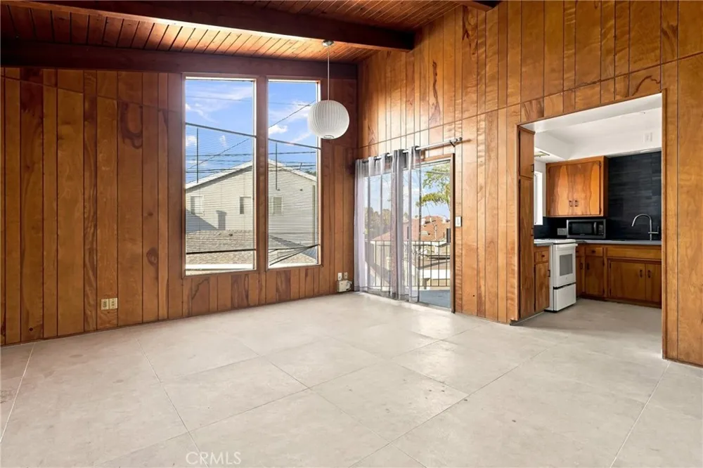 5829 E 2nd Long Beach, CA 90803