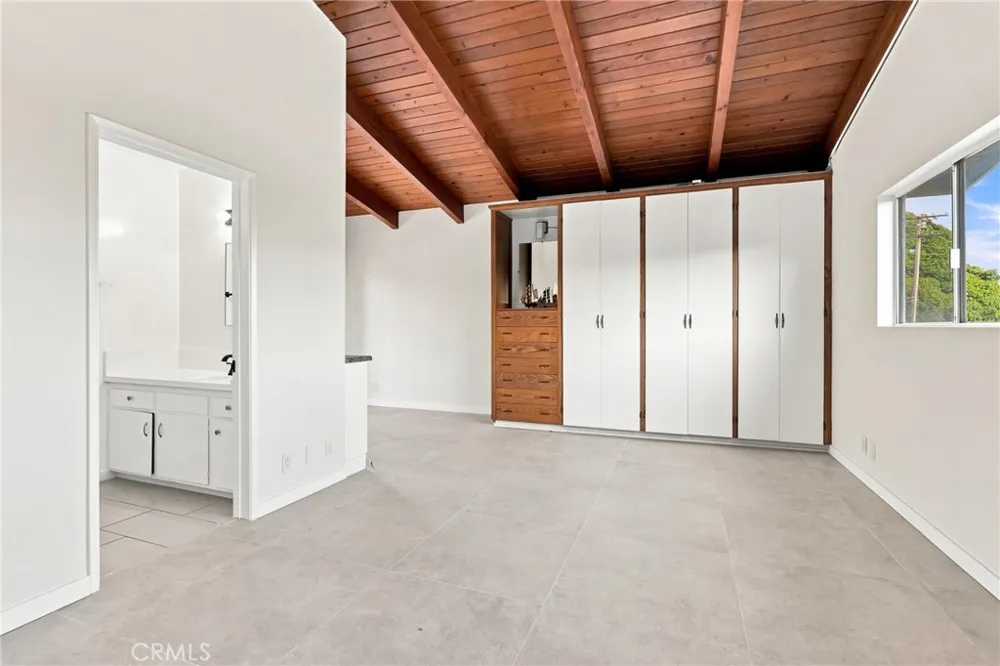 5829 E 2nd Long Beach, CA 90803