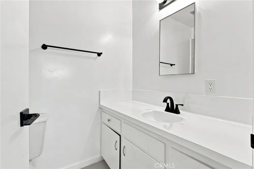 5829 E 2nd Long Beach, CA 90803