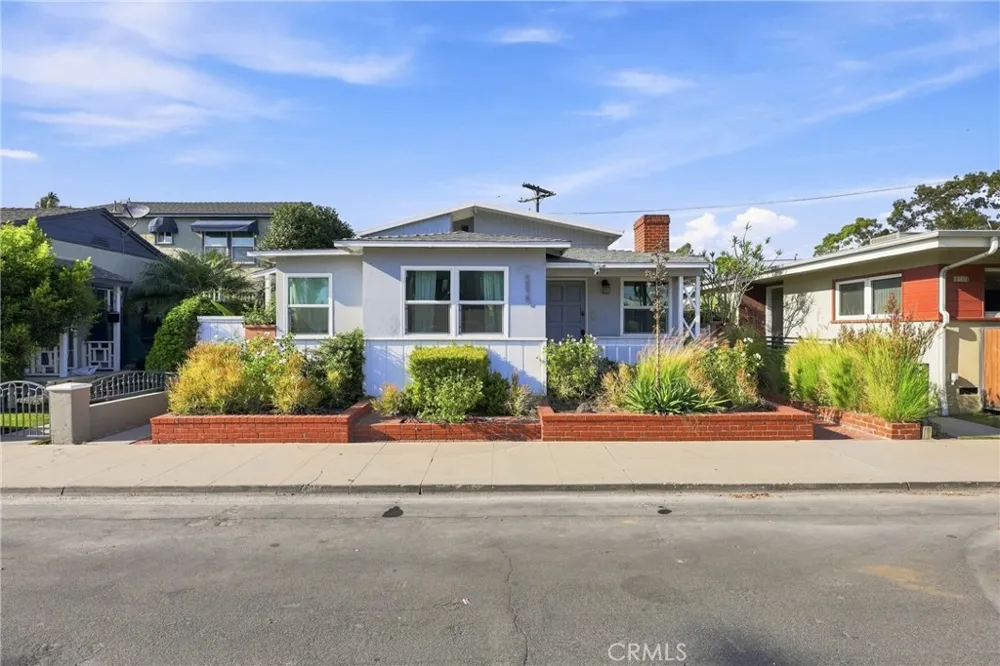 5829 E 2nd Long Beach, CA 90803