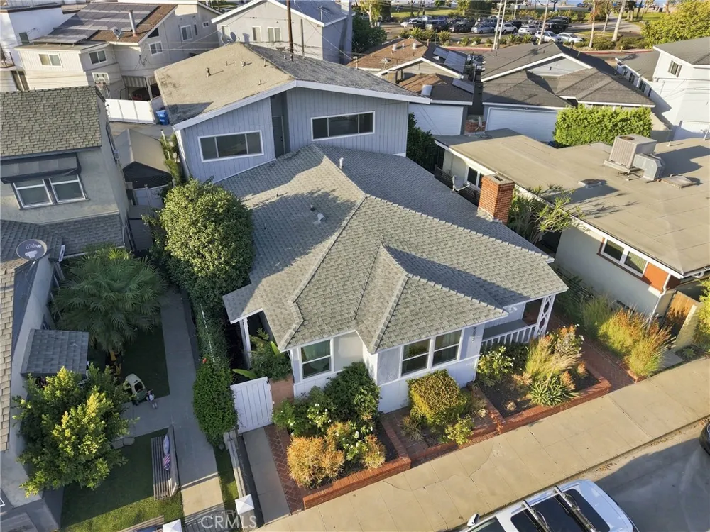 5829 E 2nd Long Beach, CA 90803