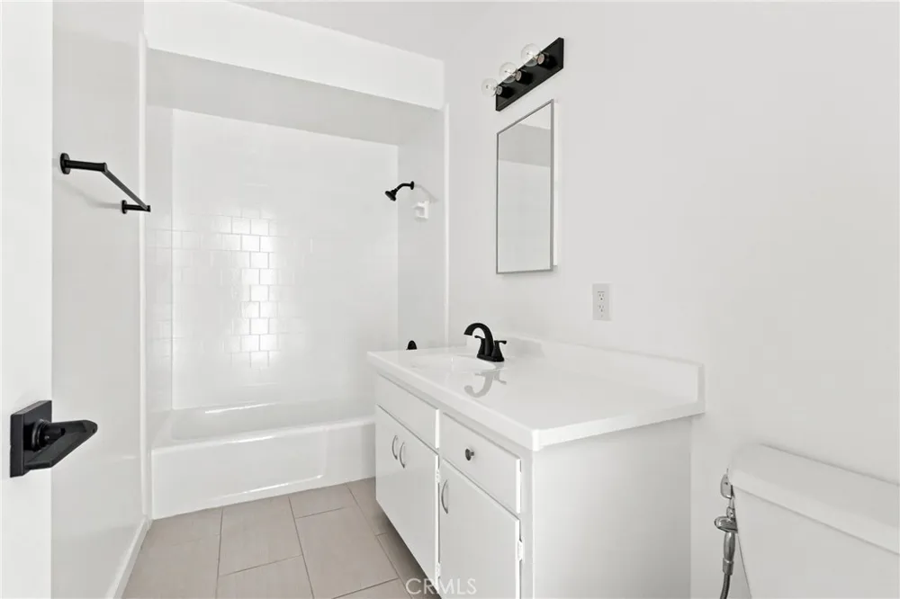 5829 E 2nd Long Beach, CA 90803