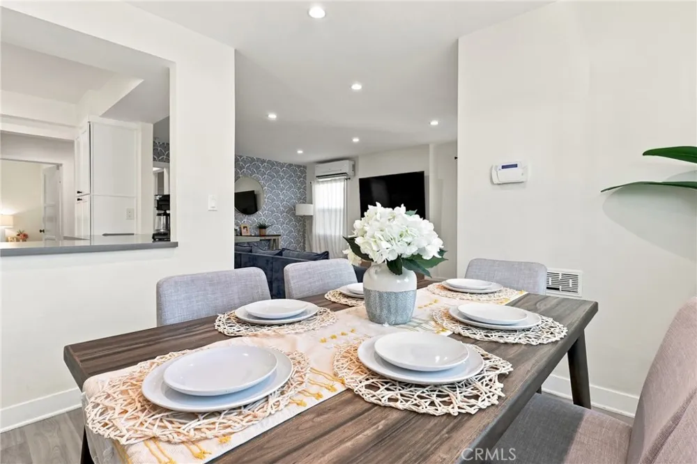 5829 E 2nd Long Beach, CA 90803