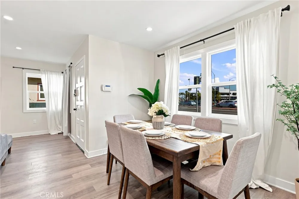 5829 E 2nd Long Beach, CA 90803