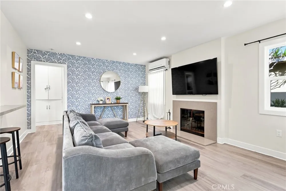 5829 E 2nd Long Beach, CA 90803