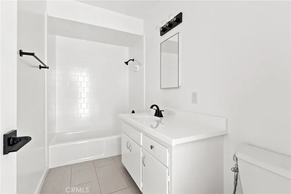 5829 E 2nd Long Beach, CA 90803