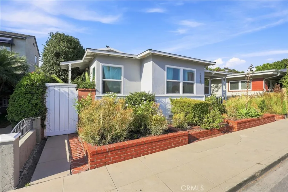 5829 E 2nd Long Beach, CA 90803