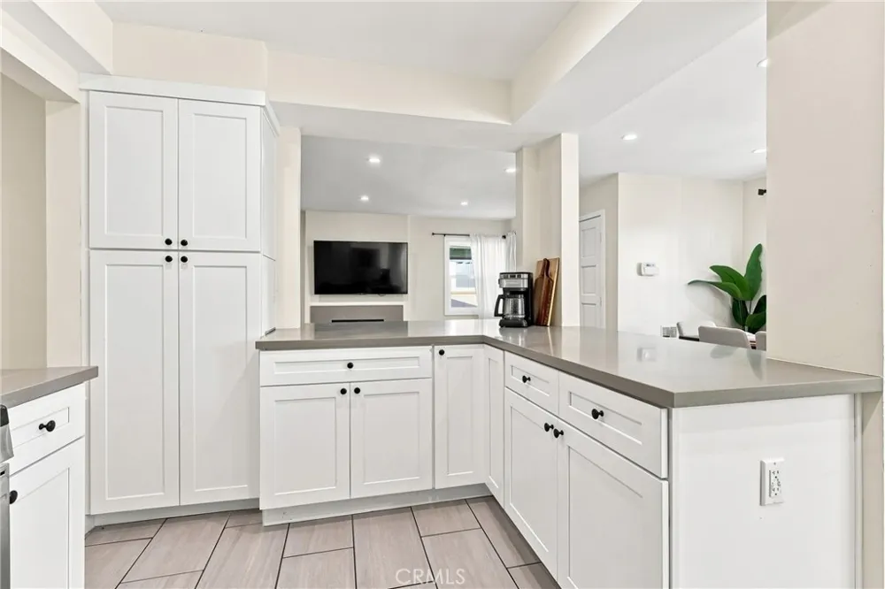 5829 E 2nd Long Beach, CA 90803