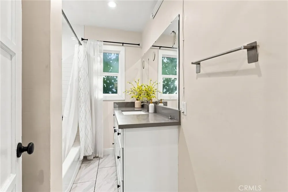 5829 E 2nd Long Beach, CA 90803