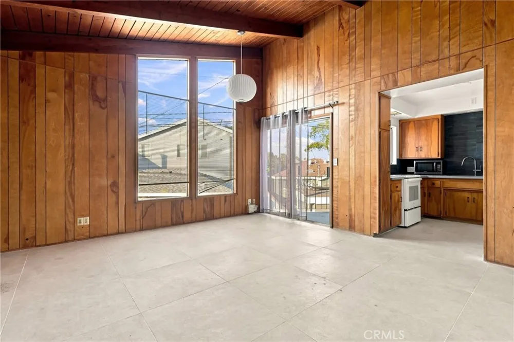 5829 E 2nd Long Beach, CA 90803