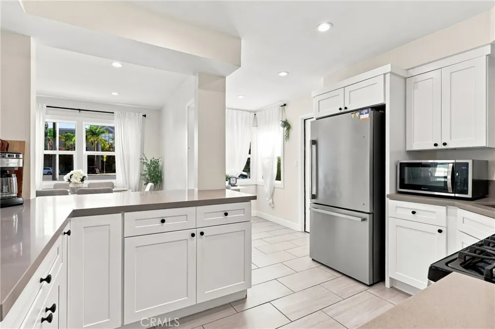 5829 E 2nd Long Beach, CA 90803