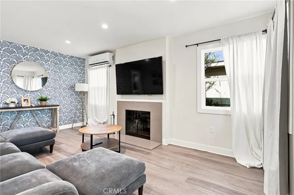 5829 E 2nd Long Beach, CA 90803