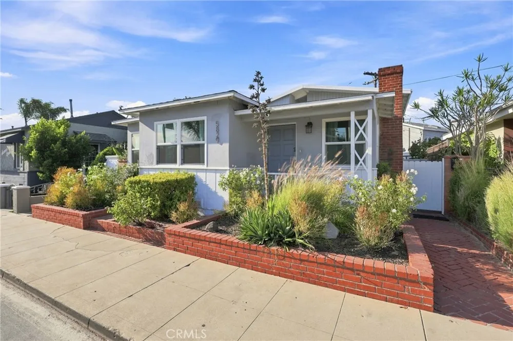 5829 E 2nd Long Beach, CA 90803