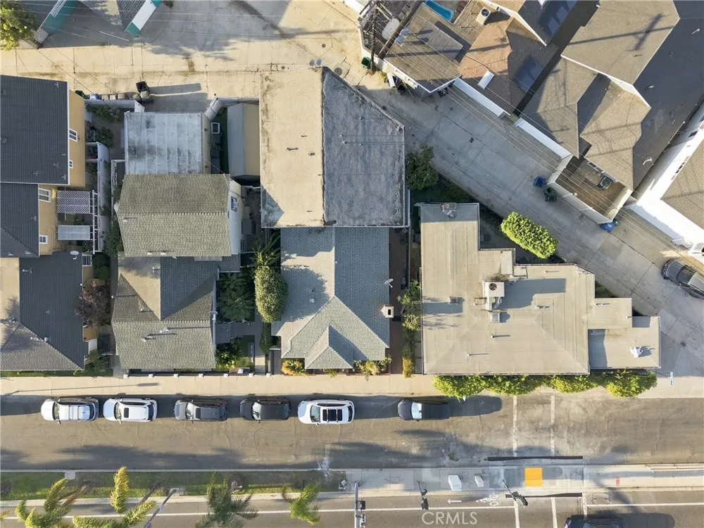 5829 E 2nd Long Beach, CA 90803
